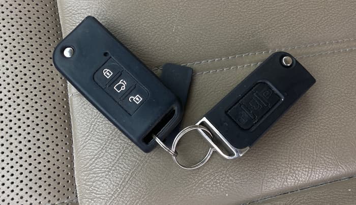 2016 Mahindra XUV500 W10 AT, Diesel, Automatic, 78,940 km, Key Close Up