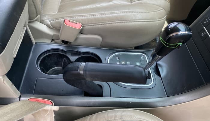 2016 Mahindra XUV500 W10 AT, Diesel, Automatic, 78,940 km, Gear Lever