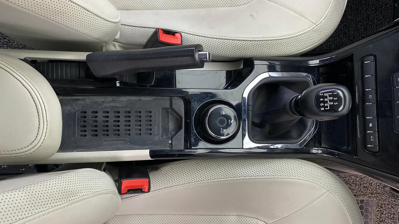 2023 Tata NEXON XZ Plus LUX, Petrol, Manual, 38,064 km, Gear Lever