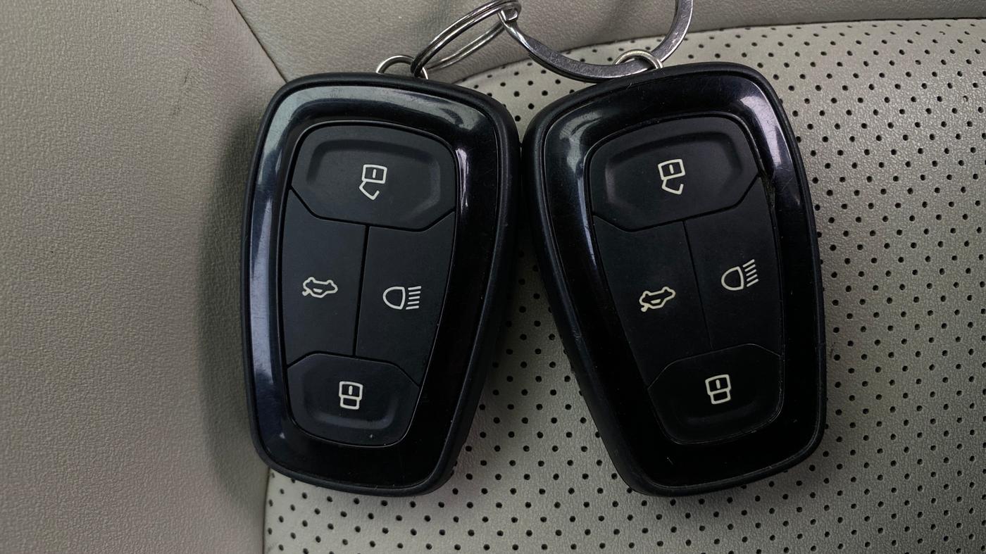 2023 Tata NEXON XZ Plus LUX, Petrol, Manual, 38,064 km, Key Close Up