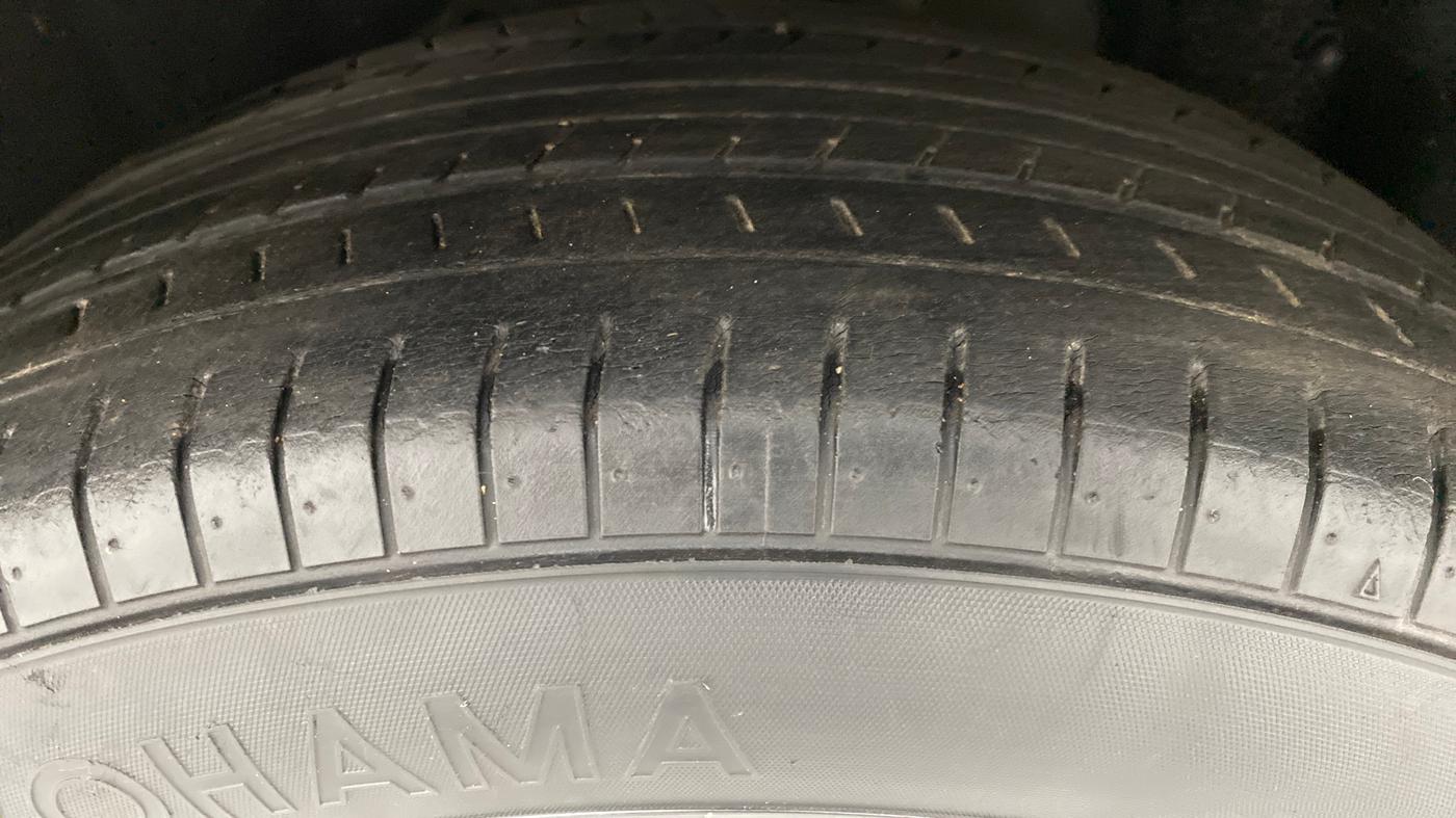 2012 Toyota Camry 2.5 AT, Petrol, Automatic, 32,029 km, Left Rear Tyre Tread