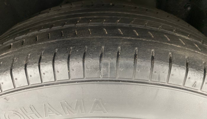 2012 Toyota Camry 2.5 AT, Petrol, Automatic, 32,029 km, Left Rear Tyre Tread