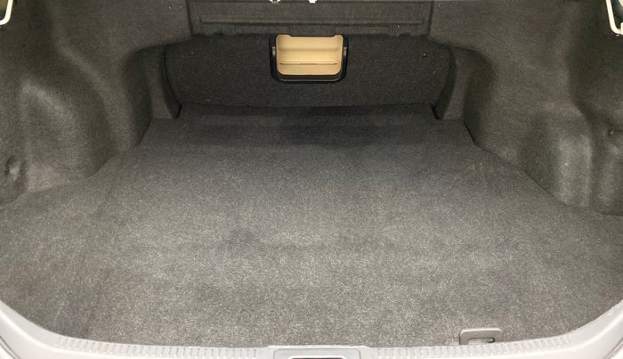 2012 Toyota Camry 2.5 AT, Petrol, Automatic, 32,029 km, Boot Inside