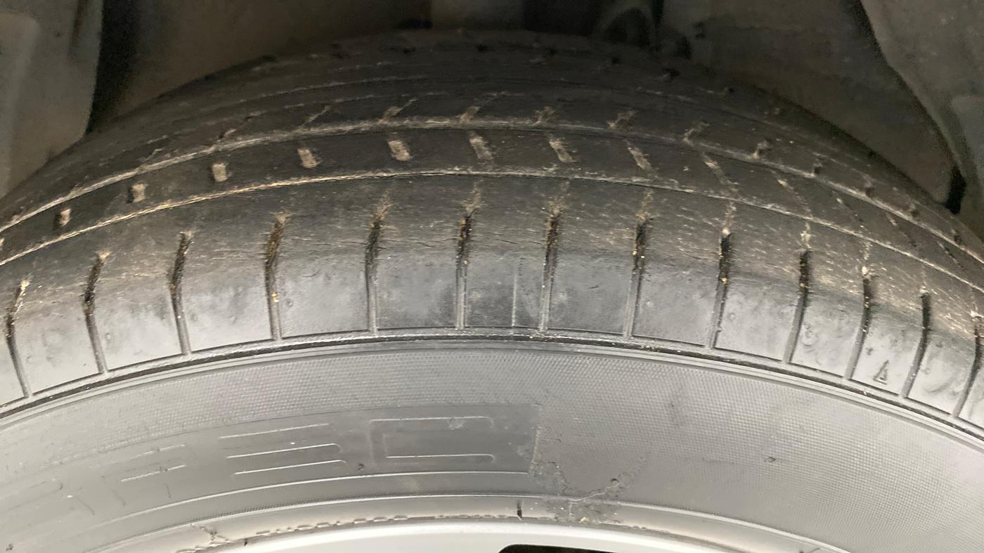 2012 Toyota Camry 2.5 AT, Petrol, Automatic, 32,029 km, Right Front Tyre Tread