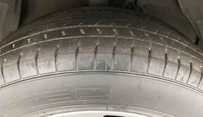 2012 Toyota Camry 2.5 AT, Petrol, Automatic, 32,029 km, Right Front Tyre Tread