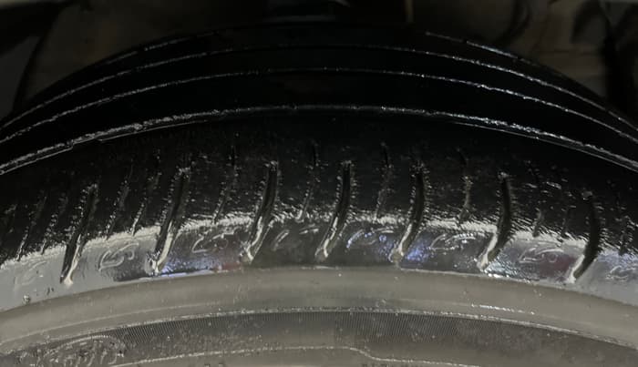 2019 Mahindra XUV300 W8 (O) 1.2 PETROL, Petrol, Manual, 54,222 km, Right Front Tyre Tread