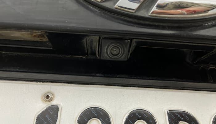 2019 Mahindra XUV300 W8 (O) 1.2 PETROL, Petrol, Manual, 54,222 km, Parking Camera
