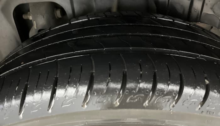 2019 Mahindra XUV300 W8 (O) 1.2 PETROL, Petrol, Manual, 54,222 km, Left Rear Tyre Tread