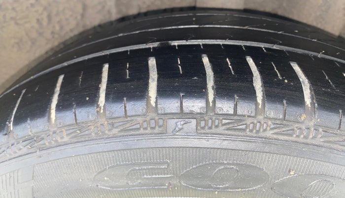 2019 Hyundai XCENT PRIME T  VTVT PLUS  CNG, CNG, Manual, 87,121 km, Left Rear Tyre Tread