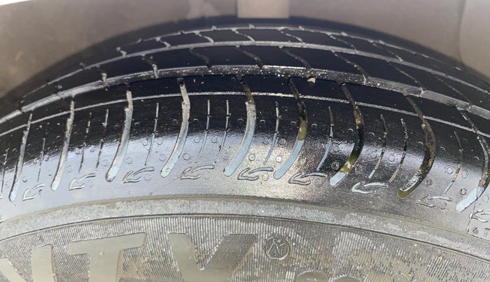 2019 Hyundai XCENT PRIME T  VTVT PLUS  CNG, CNG, Manual, 87,121 km, Right Front Tyre Tread