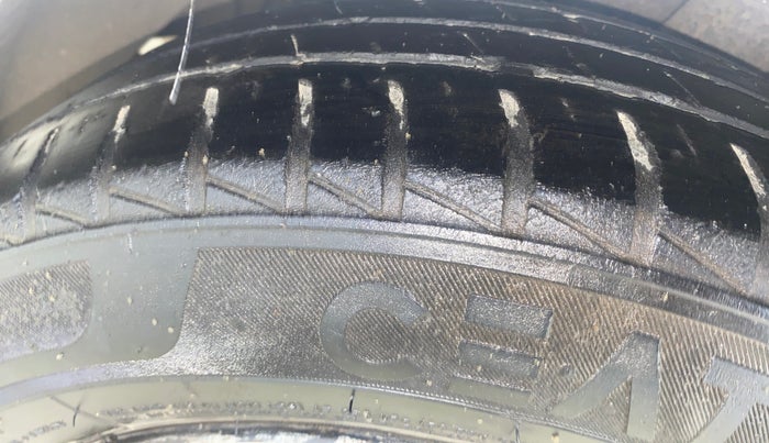 2019 Hyundai XCENT PRIME T  VTVT PLUS  CNG, CNG, Manual, 87,121 km, Right Rear Tyre Tread