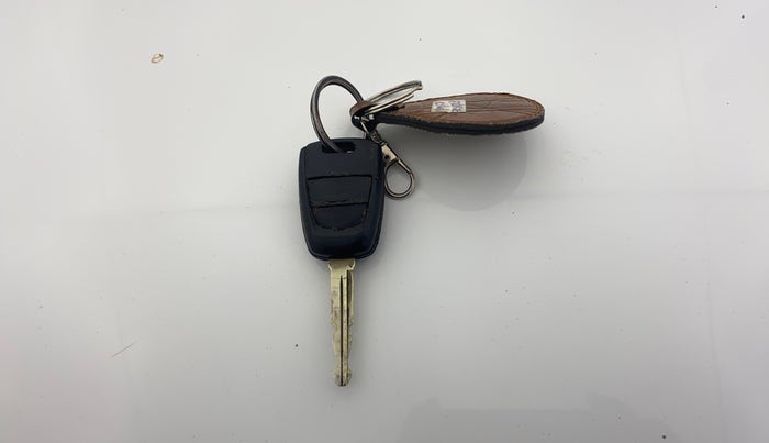 2019 Hyundai XCENT PRIME T  VTVT PLUS  CNG, CNG, Manual, 87,121 km, Key Close Up