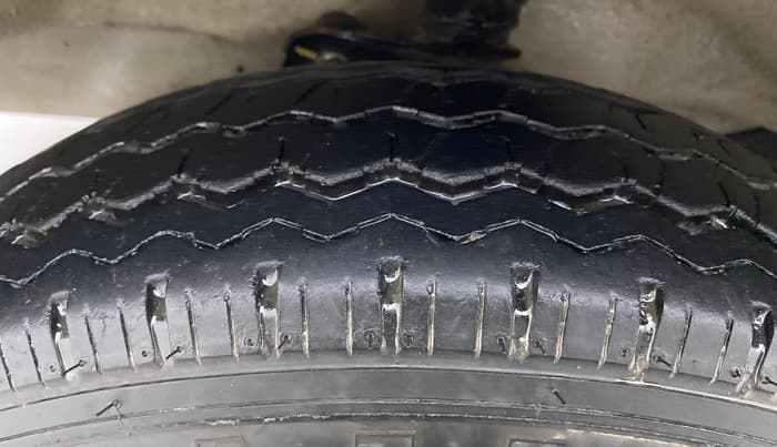 2020 Maruti Eeco 5 STR WITH A/C+HTR, Petrol, Manual, 12,715 km, Left Front Tyre Tread