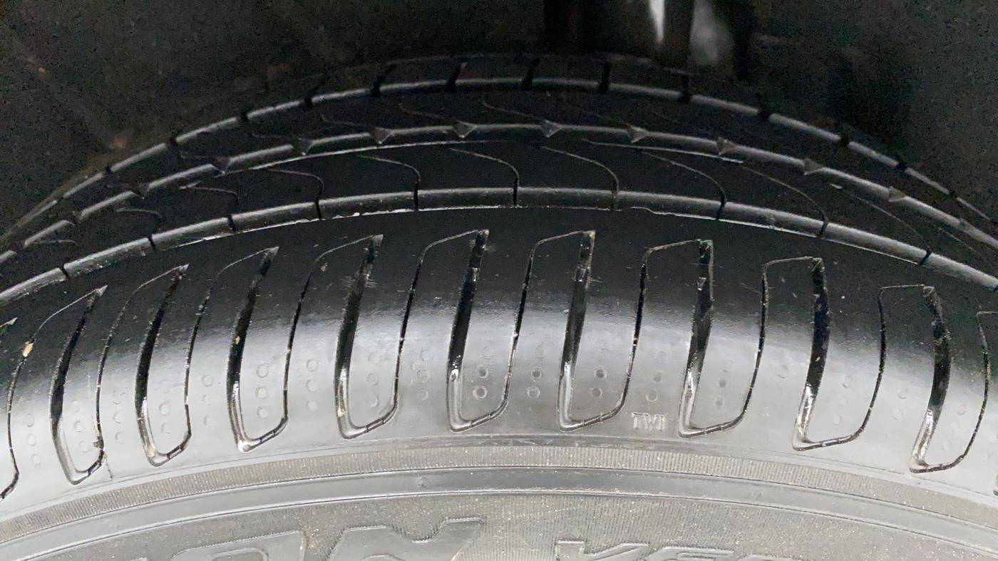 2018 Volkswagen TIGUAN HIGHLINE A/T, Diesel, Automatic, 76,254 km, Left Rear Tyre Tread