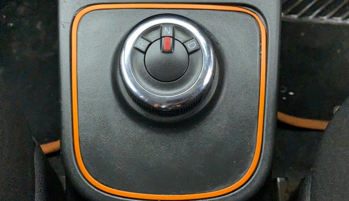2020 Renault Kwid CLIMBER 1.0 AMT (O), Petrol, Automatic, 42,592 km, Gear Lever