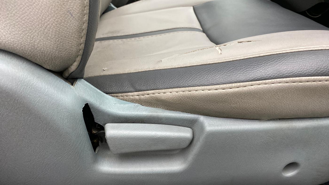 2013 Maruti Alto K10 VXI P, Petrol, Manual, 66,295 km, Driver Side Adjustment Panel