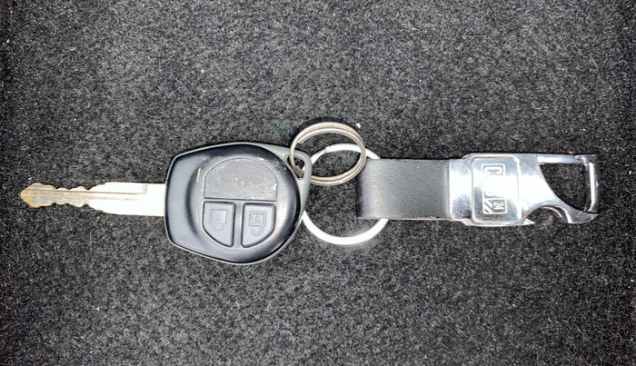 2013 Maruti Swift VXI, Petrol, Manual, 78,065 km, Key Close Up