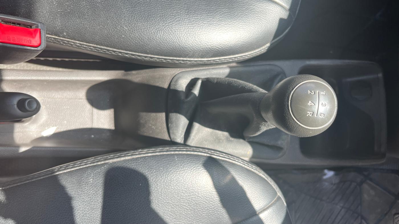 2017 Hyundai Eon SPORTZ, Petrol, Manual, 10,539 km, Gear Lever