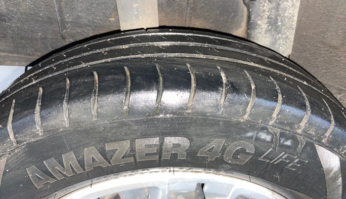 2019 Renault TRIBER RXT, Petrol, Manual, 68,142 km, Right Rear Tyre Tread