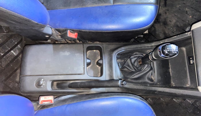 2019 Renault TRIBER RXT, Petrol, Manual, 68,142 km, Gear Lever