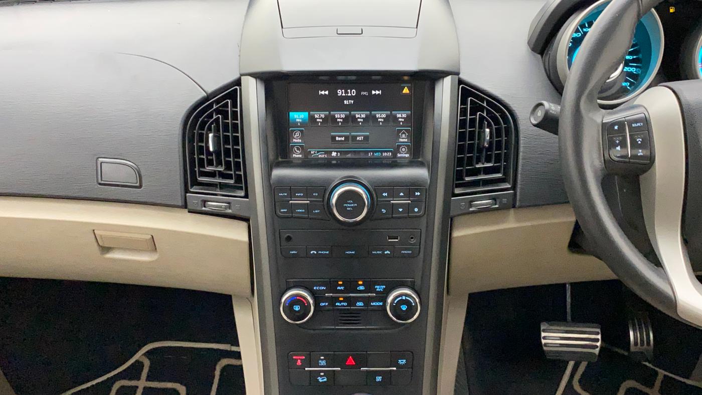 2016 Mahindra XUV500 W10 AWD AT, Diesel, Automatic, 55,591 km, Air Conditioner