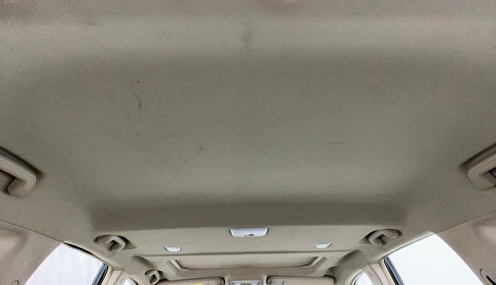 2016 Mahindra XUV500 W10 AWD AT, Diesel, Automatic, 55,591 km, Ceiling - Roof lining minor dirty