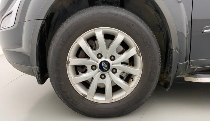 2016 Mahindra XUV500 W10 AWD AT, Diesel, Automatic, 55,591 km, Left Front Wheel