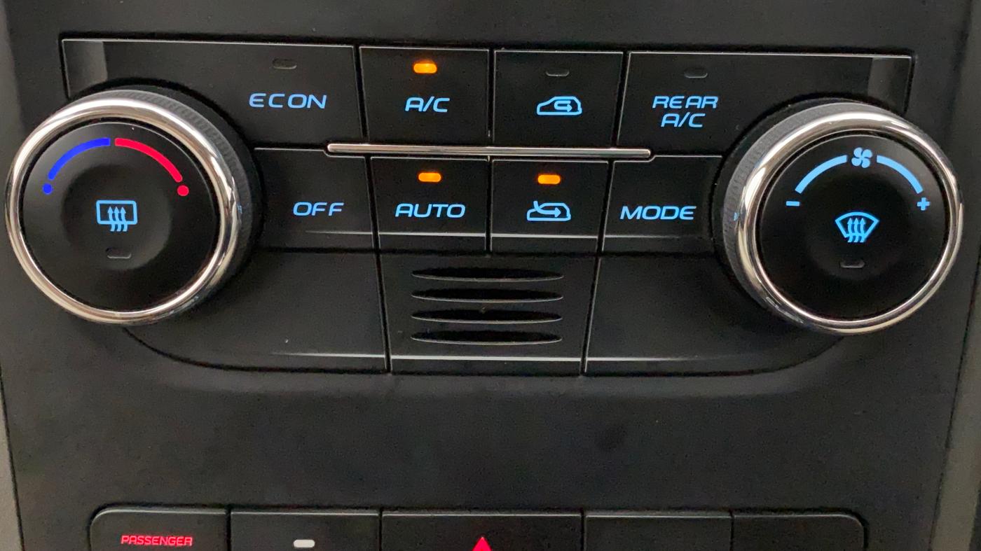 2016 Mahindra XUV500 W10 AWD AT, Diesel, Automatic, 55,591 km, Automatic Climate Control