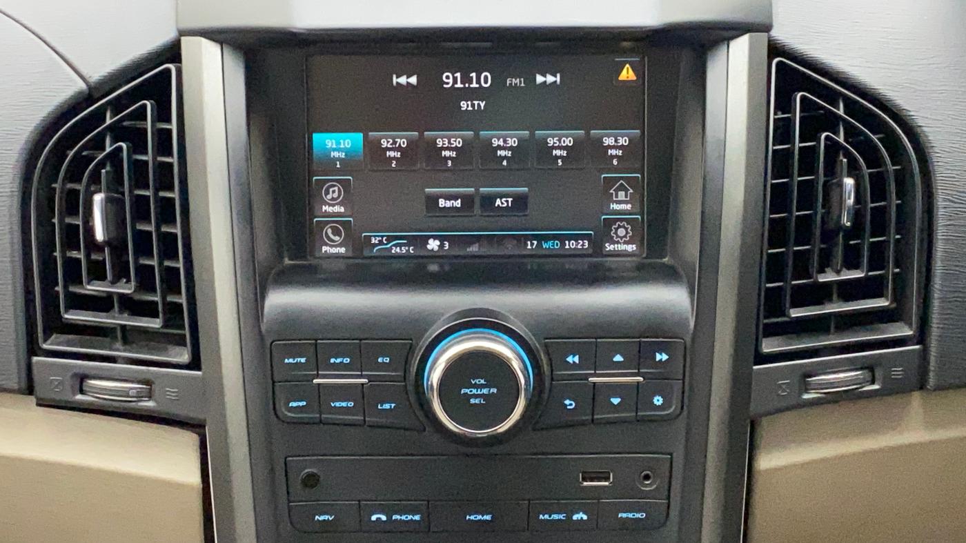 2016 Mahindra XUV500 W10 AWD AT, Diesel, Automatic, 55,591 km, Infotainment System