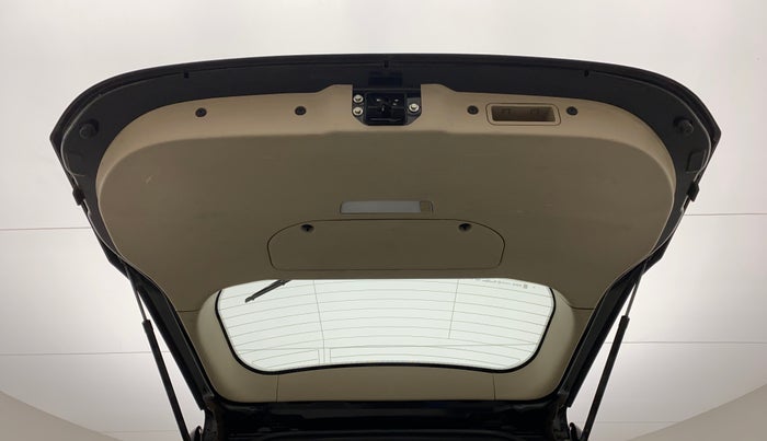 2016 Mahindra XUV500 W10 AWD AT, Diesel, Automatic, 55,591 km, Boot Door Open