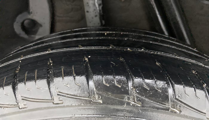 2015 Renault Duster 85 PS RXL PLUS DIESEL, Diesel, Manual, 91,482 km, Right Rear Tyre Tread