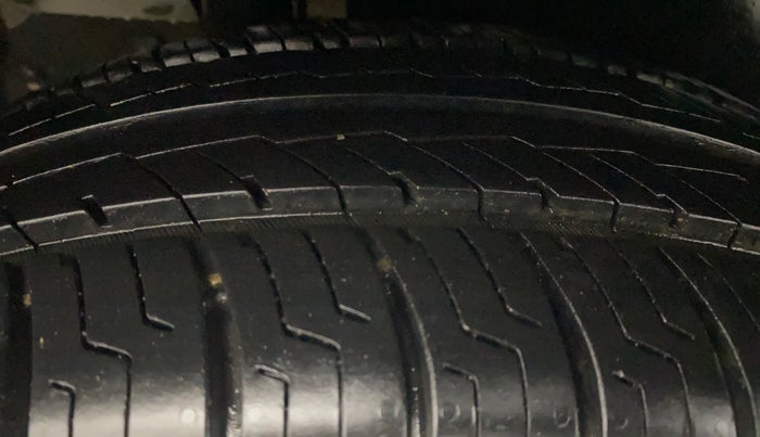 2012 Maruti Ertiga VDI, Diesel, Manual, 71,715 km, Right Rear Tyre Tread