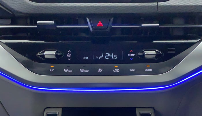 2022 KIA CARENS PRESTIGE PLUS 1.4 PETROL 7 STR, Petrol, Manual, 17,567 km, Automatic Climate Control