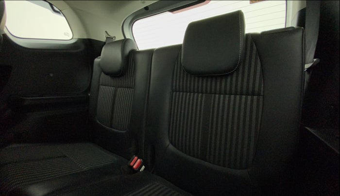 2022 KIA CARENS PRESTIGE PLUS 1.4 PETROL 7 STR, Petrol, Manual, 17,567 km, Third Seat Row ( optional )