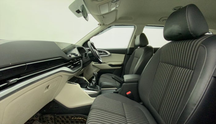 2022 KIA CARENS PRESTIGE PLUS 1.4 PETROL 7 STR, Petrol, Manual, 17,567 km, Right Side Front Door Cabin