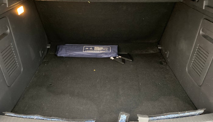 2018 Renault Captur RXE PETROL, Petrol, Manual, 43,316 km, Boot Inside