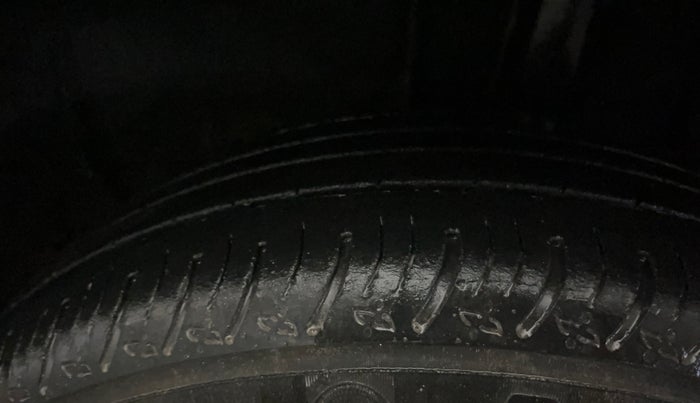 2021 Nissan MAGNITE XL, Petrol, Manual, 21,197 km, Left Rear Tyre Tread