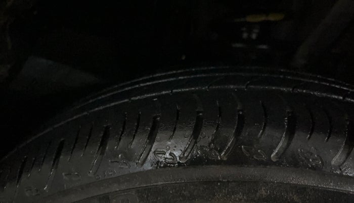 2021 Nissan MAGNITE XL, Petrol, Manual, 21,197 km, Right Front Tyre Tread