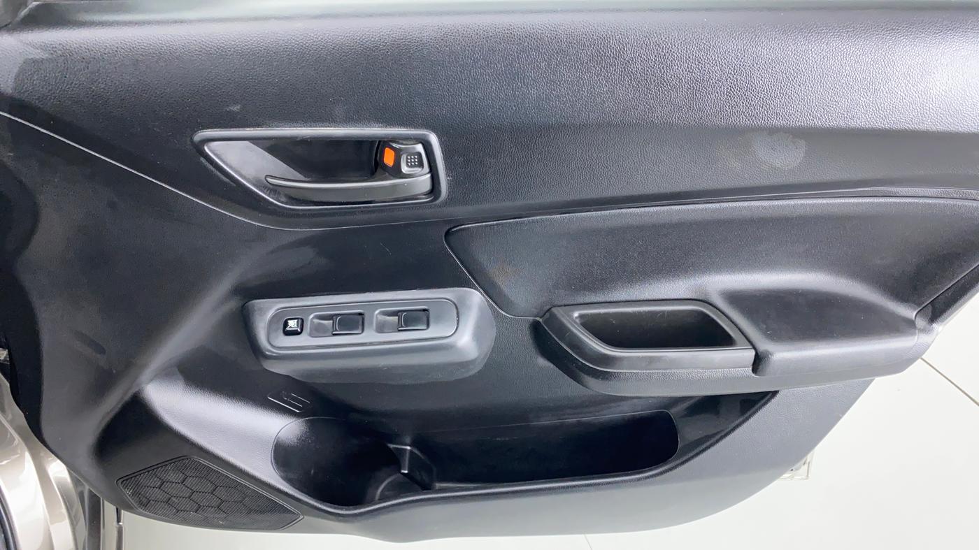 2020 Maruti Swift LXI D, Petrol, Manual, 11,067 km, Driver Side Door Panels Control