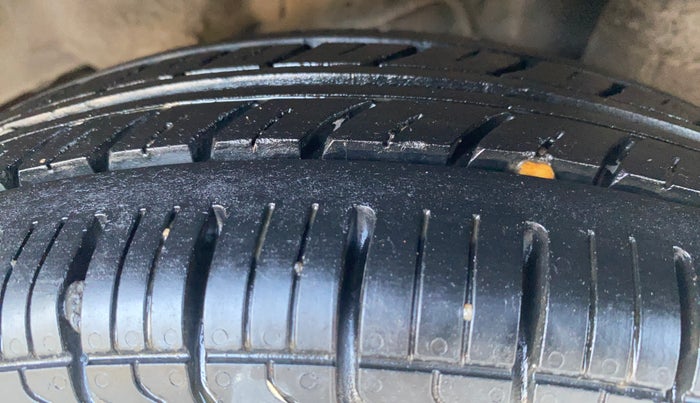 2014 Hyundai Eon ERA +, Petrol, Manual, 17,518 km, Left Rear Tyre Tread