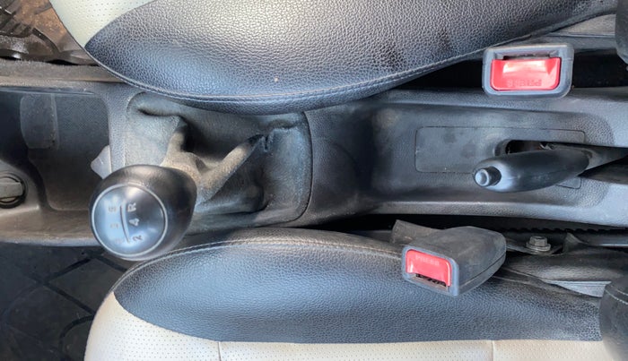 2014 Hyundai Eon ERA +, Petrol, Manual, 17,518 km, Gear Lever