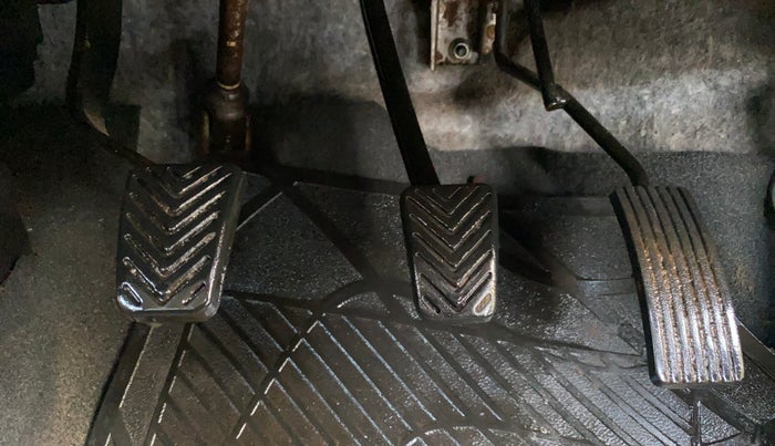 2014 Hyundai Eon ERA +, Petrol, Manual, 17,518 km, Pedals