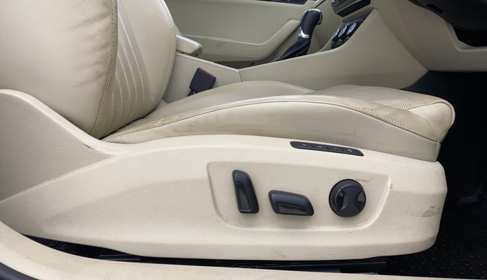 2016 Skoda Superb L&K 1.8 TSI AT, Petrol, Automatic, 52,309 km, Driver Side Adjustment Panel