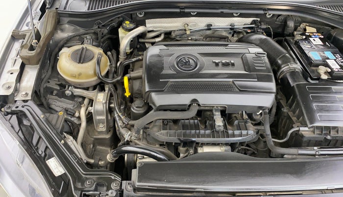 2016 Skoda Superb L&K 1.8 TSI AT, Petrol, Automatic, 52,309 km, Engine View - Right