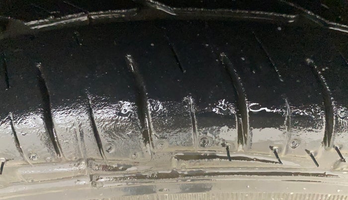 2015 Maruti Alto 800 LXI, Petrol, Manual, 63,210 km, Left Front Tyre Tread