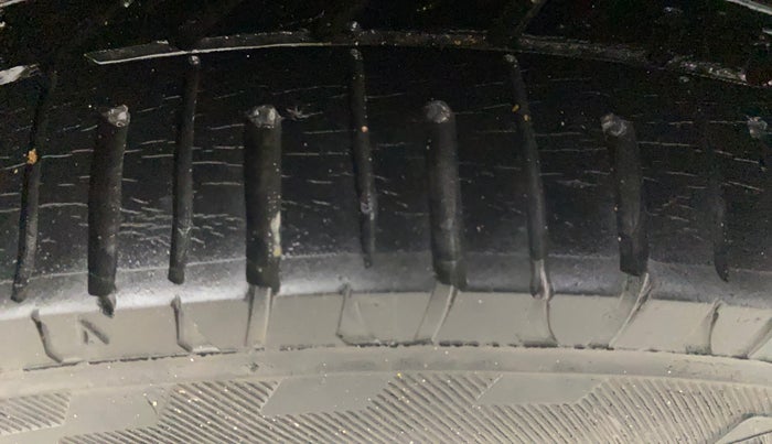 2015 Maruti Alto 800 LXI, Petrol, Manual, 63,210 km, Right Front Tyre Tread