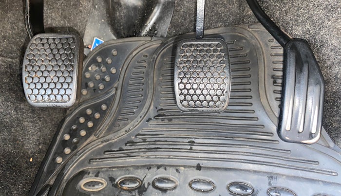 2015 Maruti Alto 800 LXI, Petrol, Manual, 63,210 km, Pedals