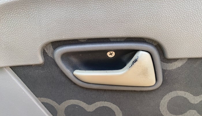 2015 Maruti Alto 800 LXI, Petrol, Manual, 63,210 km, Driver Side Door Panels Control