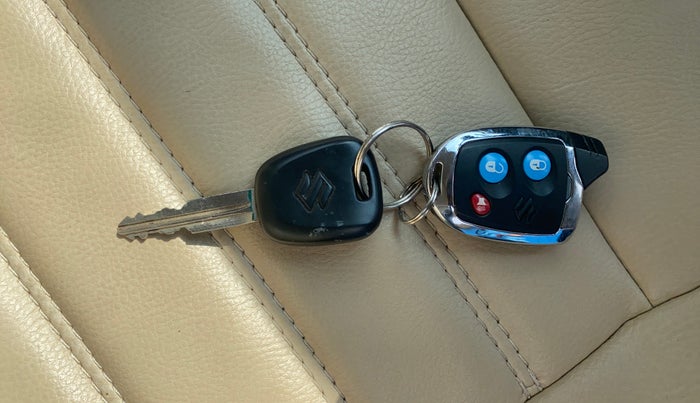 2015 Maruti Alto 800 LXI, Petrol, Manual, 63,210 km, Key Close Up