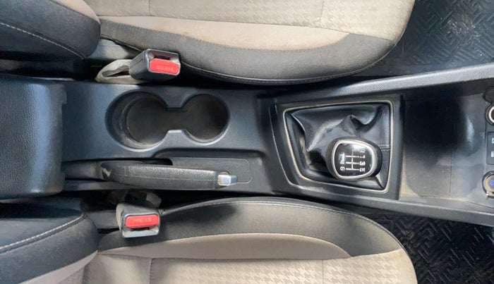 2018 Hyundai Elite i20 ASTA 1.4 CRDI, Diesel, Manual, 1,17,462 km, Gear Lever